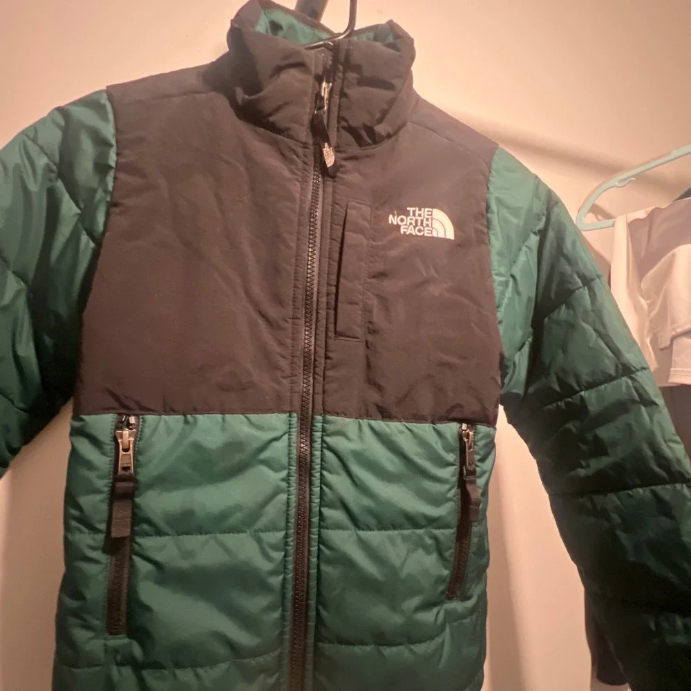 The North Face Kids Puffer Jacket – Size 7/8 - Picture 1 of 3